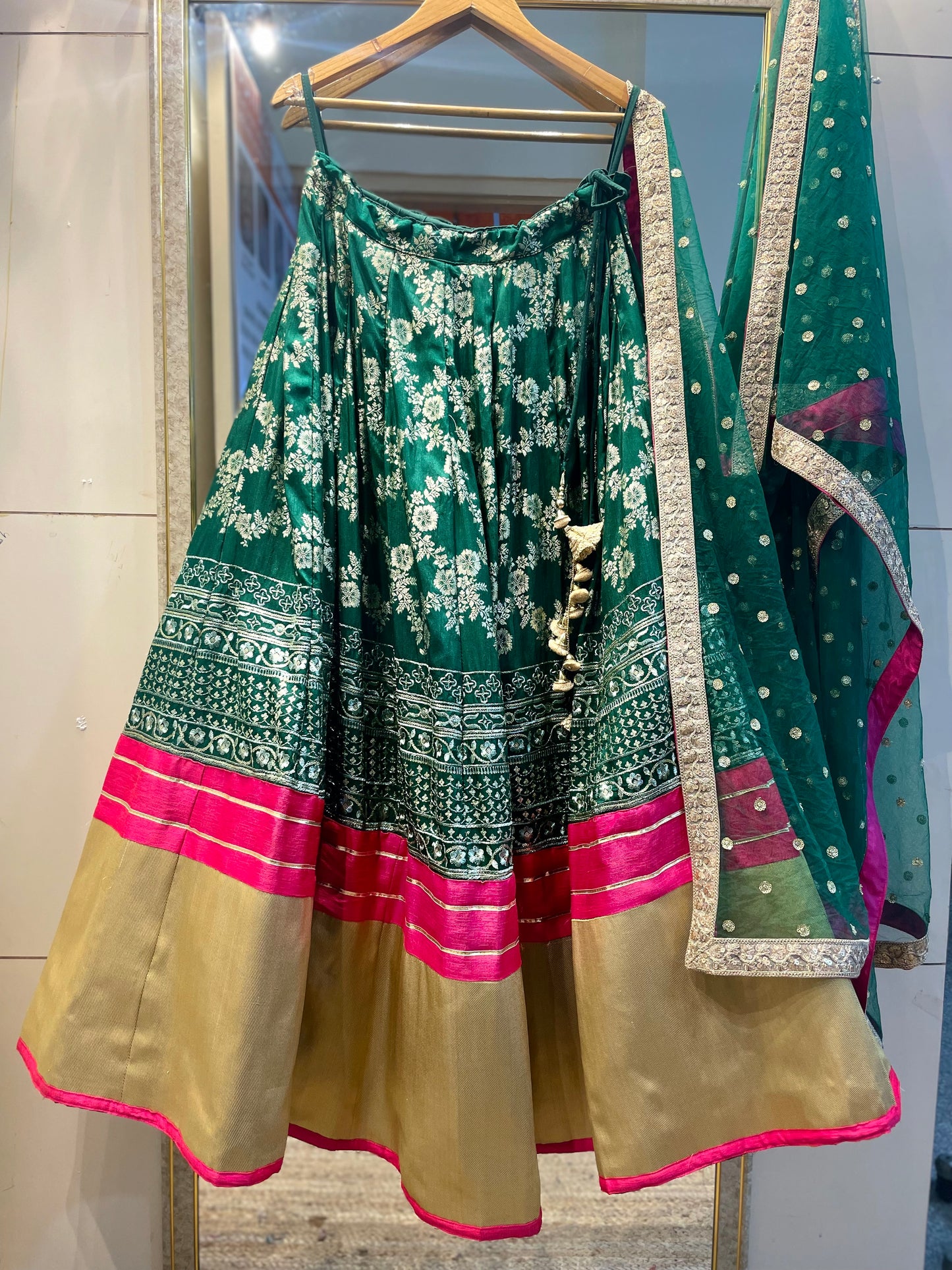 Elegant Green Lehenga with Pink Embroidered Blouse & Dupatta – Indian Ethnic Wear
