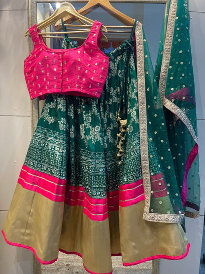 Elegant Green Lehenga with Pink Embroidered Blouse & Dupatta – Indian Ethnic Wear